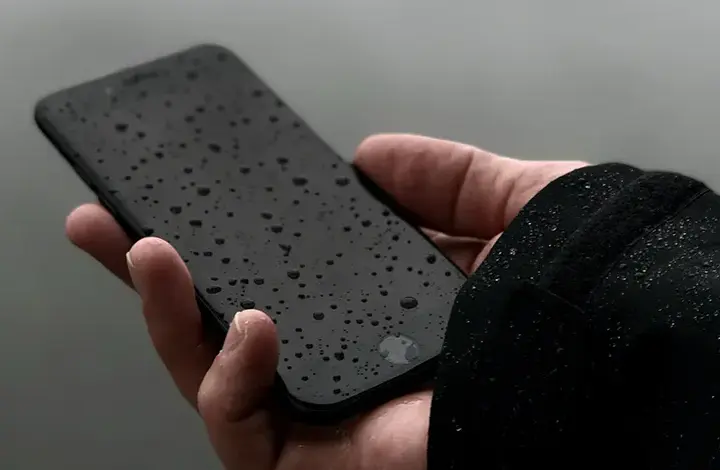 Czy iPhone 13 Mini jest wodoszczelny? Odkryj prawdę o IP68