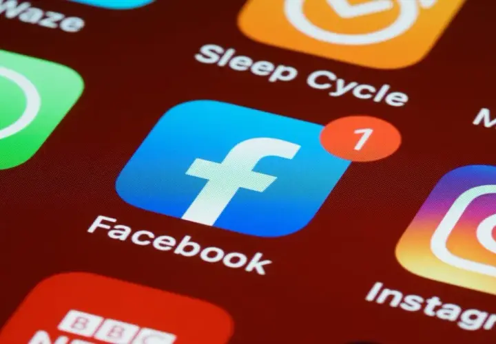 Jak wstrzymać relacje na Facebooku i uniknąć niechcianych treści