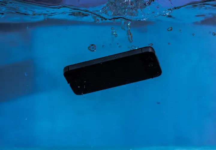 Czy iPhone 13 Pro jest wodoszczelny? Odkryj prawdę o jego wytrzymałości