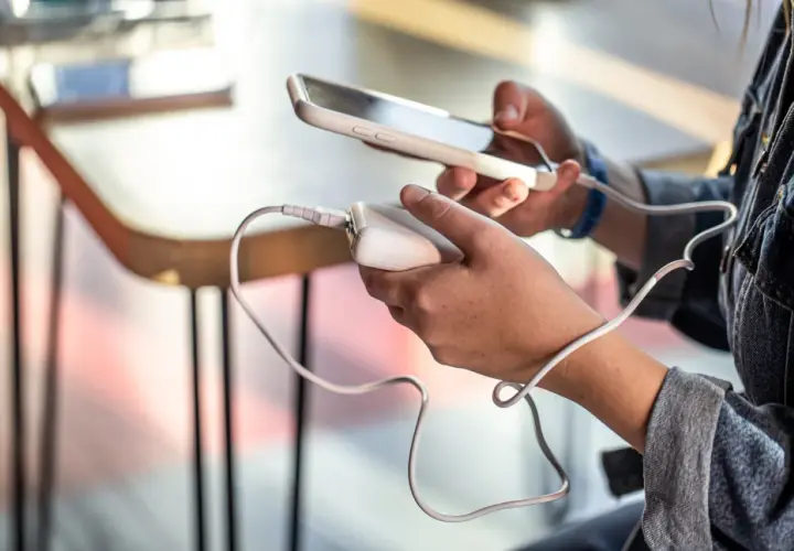 Jak dbać o baterię w iPhone? 5 nawyków, które realnie przedłużą jej życie