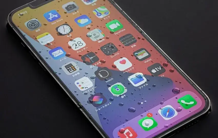Czy opłaca się kupić iPhone? Poznaj wady i zalety wyboru modelu
