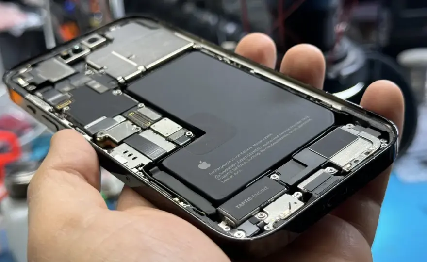 Jak naprawić ładowarkę iPhone i uniknąć problemów z ładowaniem
