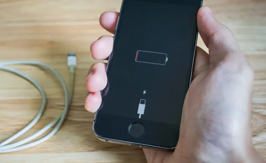 Jak ładować iPhone 13, aby uniknąć problemów z baterią?